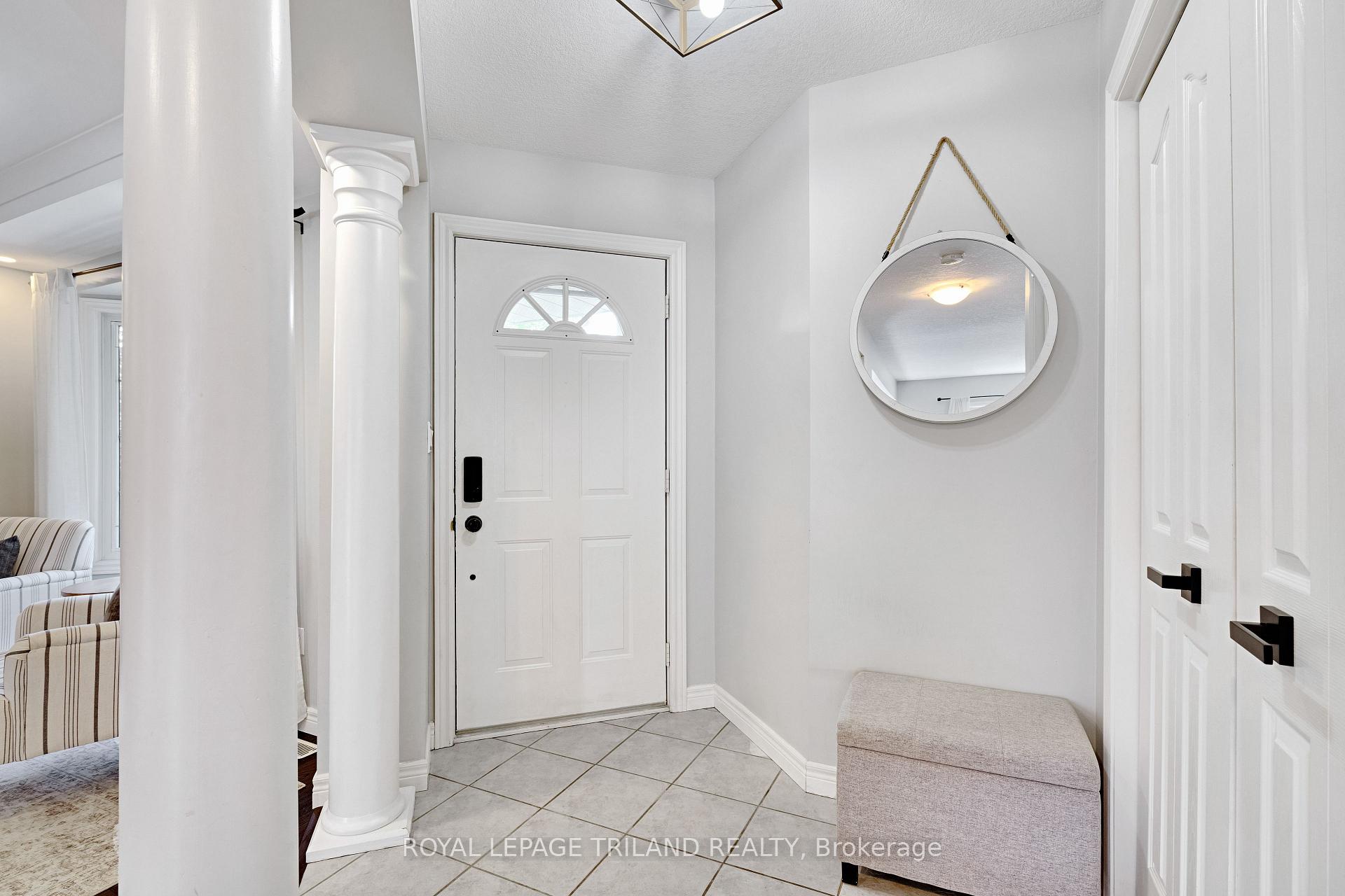 18 Sifton Drive, St. Thomas — photo 4 of 5