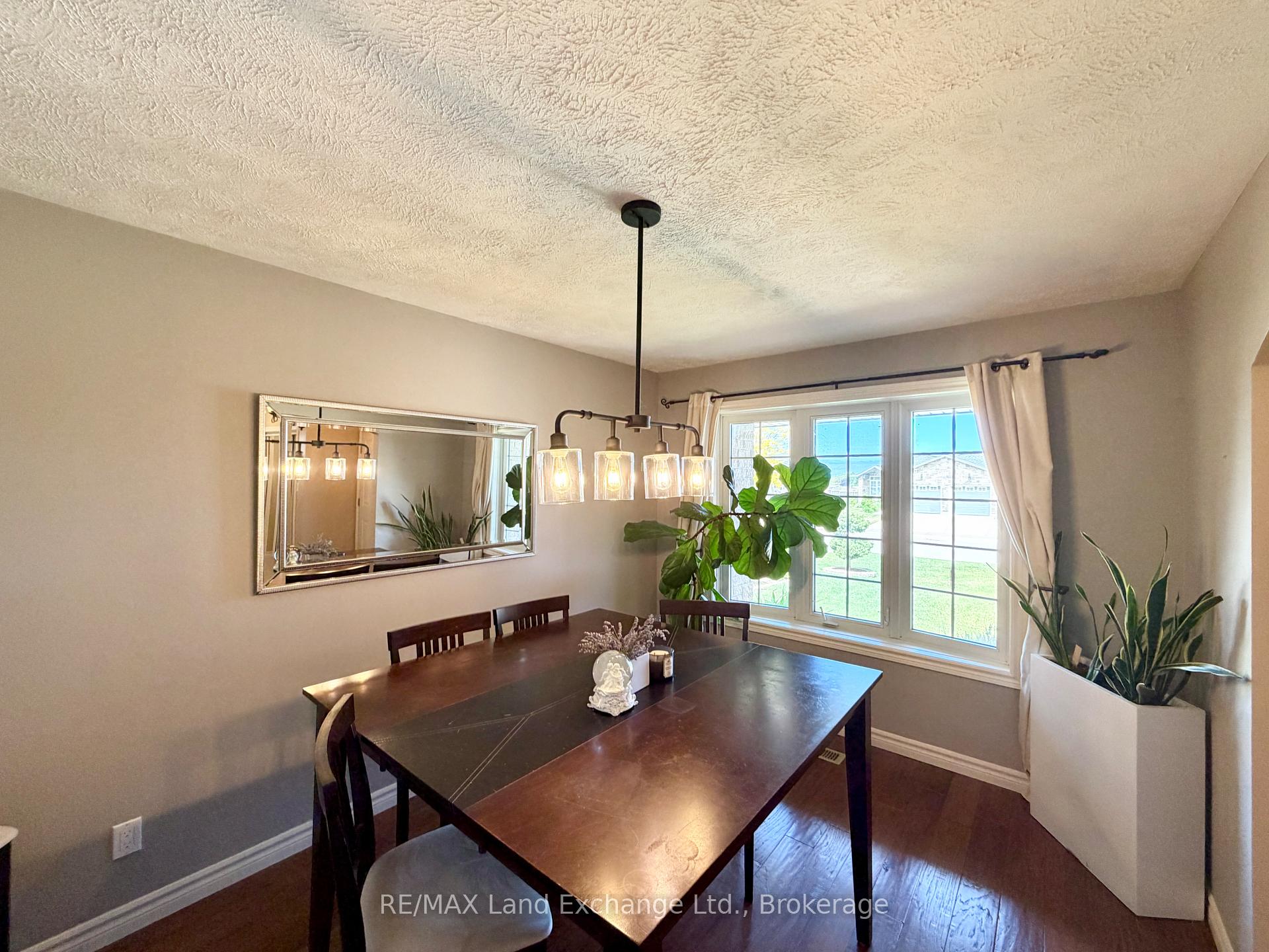 219 Stickel Street, Saugeen Shores — photo 4 of 5
