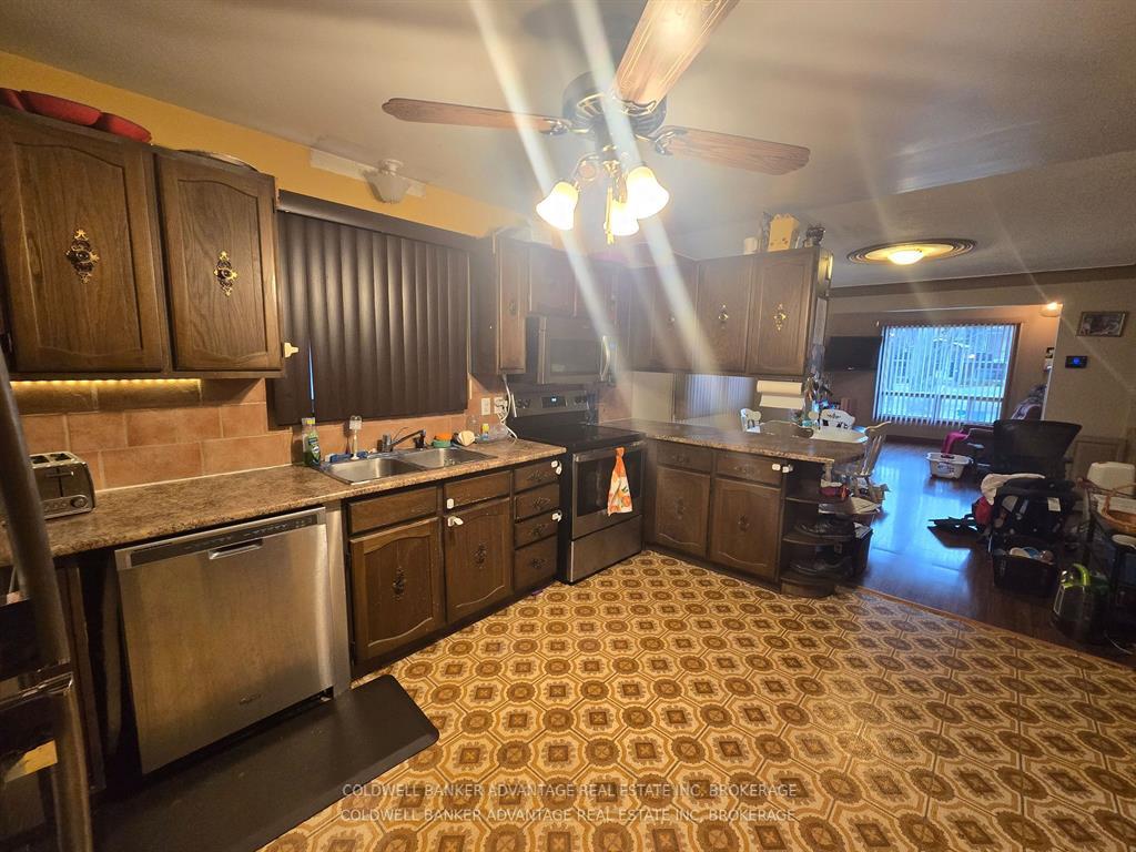12 EMPIRE Street, Welland — photo 4 of 5