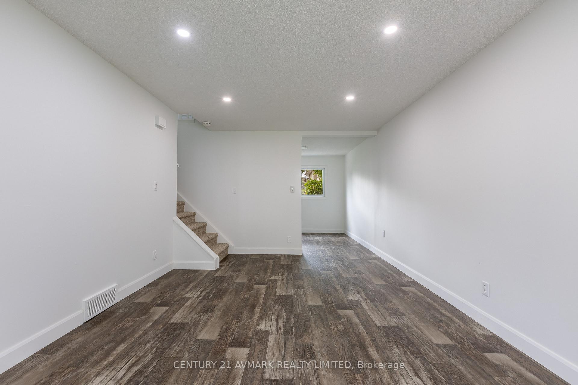 111 Northgate Drive, Welland — photo 4 of 5