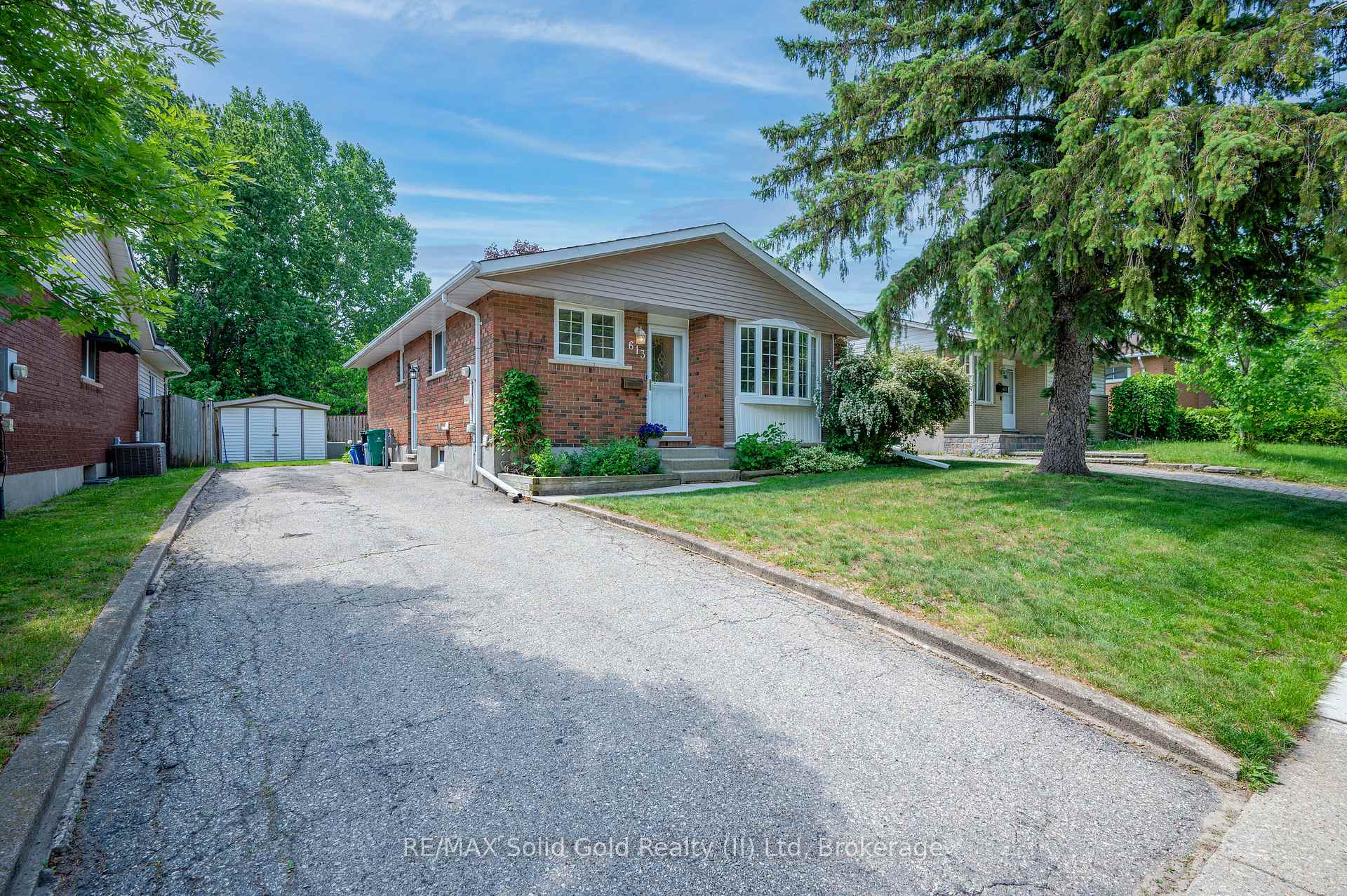 613 Dogwood Lane, Waterloo — photo 3 of 5