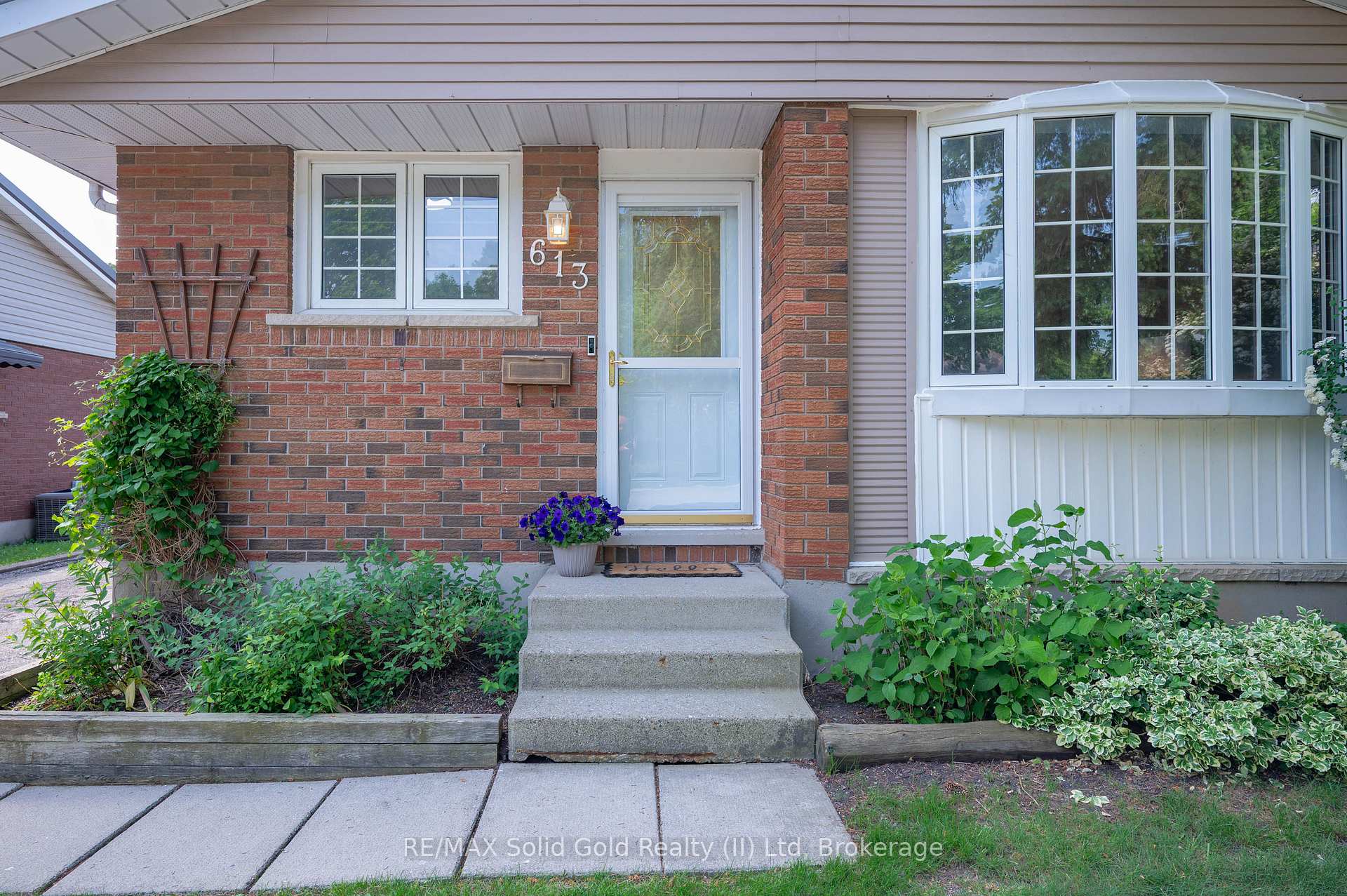613 Dogwood Lane, Waterloo — photo 5 of 5