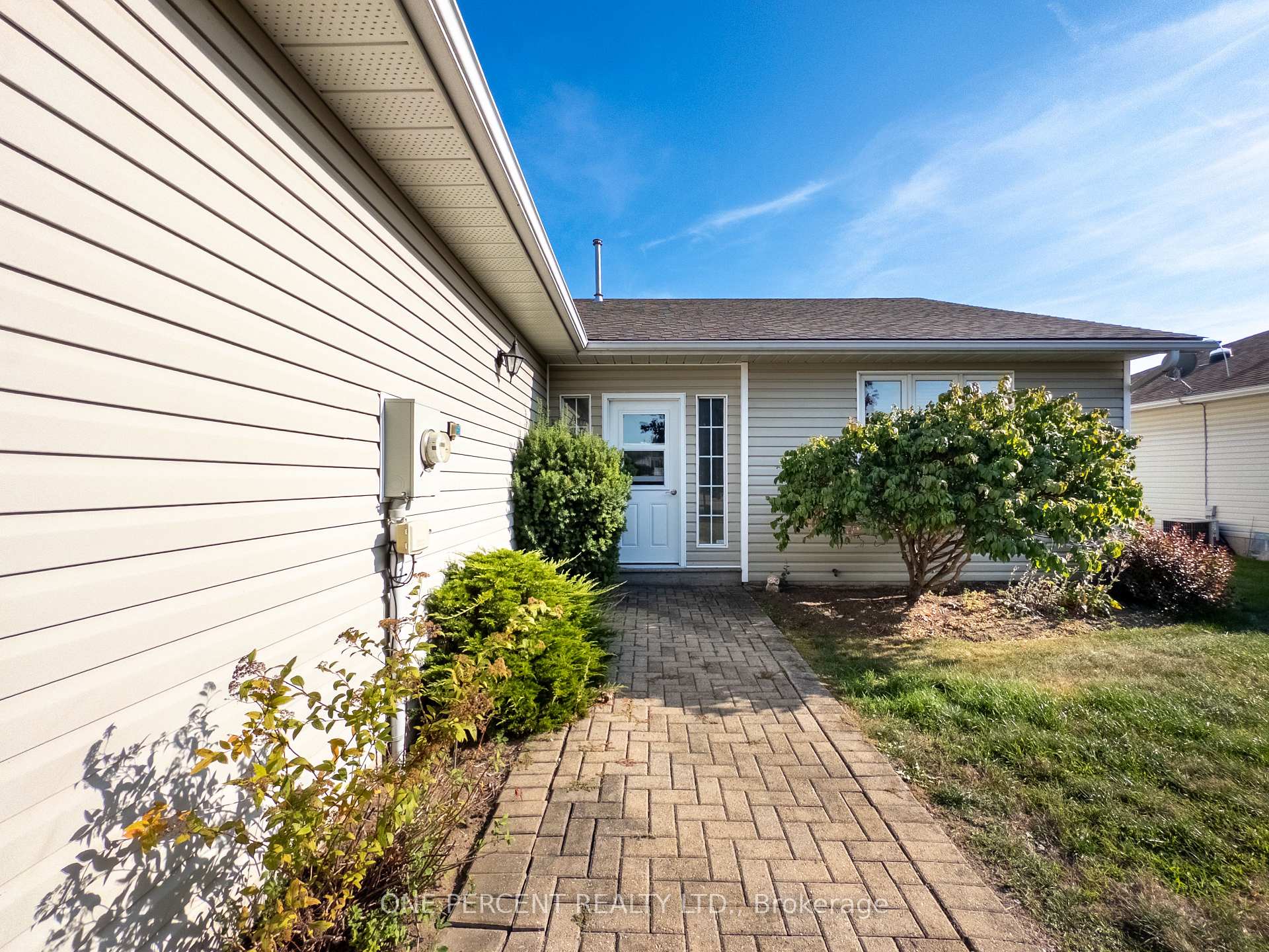 14 Elmdale Drive, Prince Edward County — photo 4 of 5