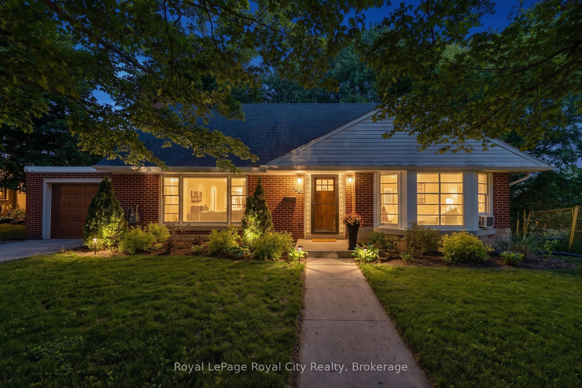 120 Hill Street E, Centre Wellington, ON N1M 1G9 — Centre Wellington, Ontario