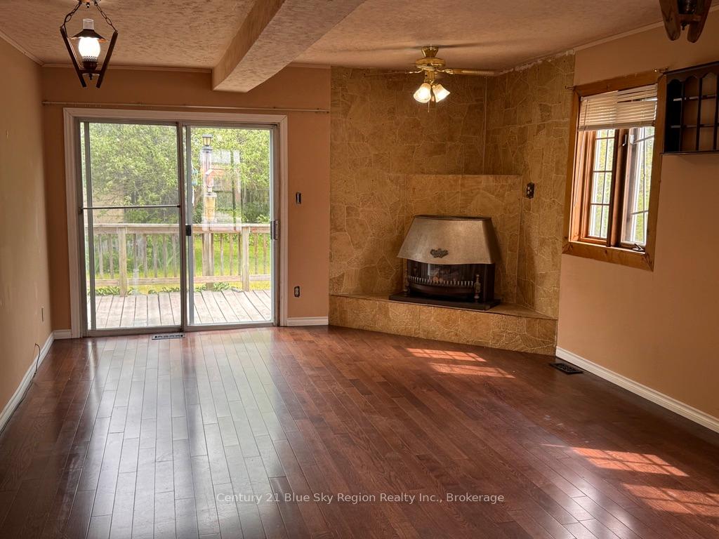 1528 Cassells Street, North Bay — photo 3 of 5