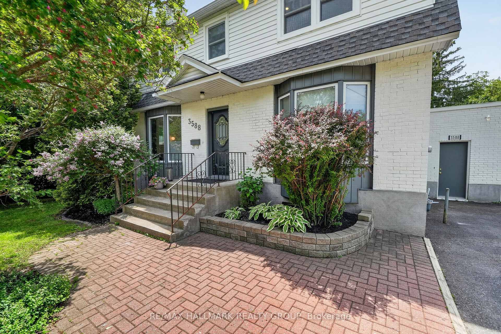 3588 Albion Road, Blossom Park - Airport and Area — photo 3 of 5