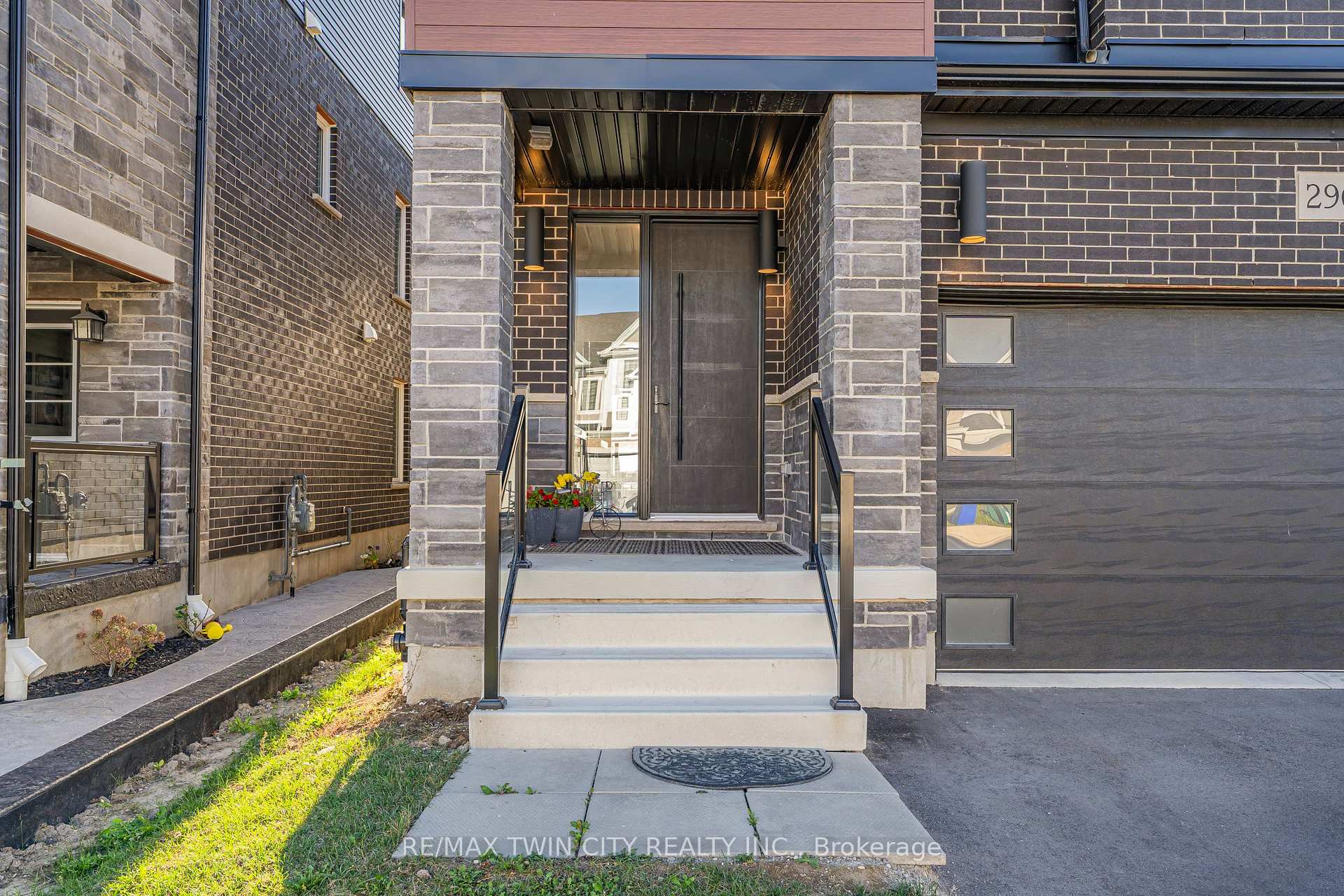 296 Raspberry Place, Waterloo — photo 3 of 5