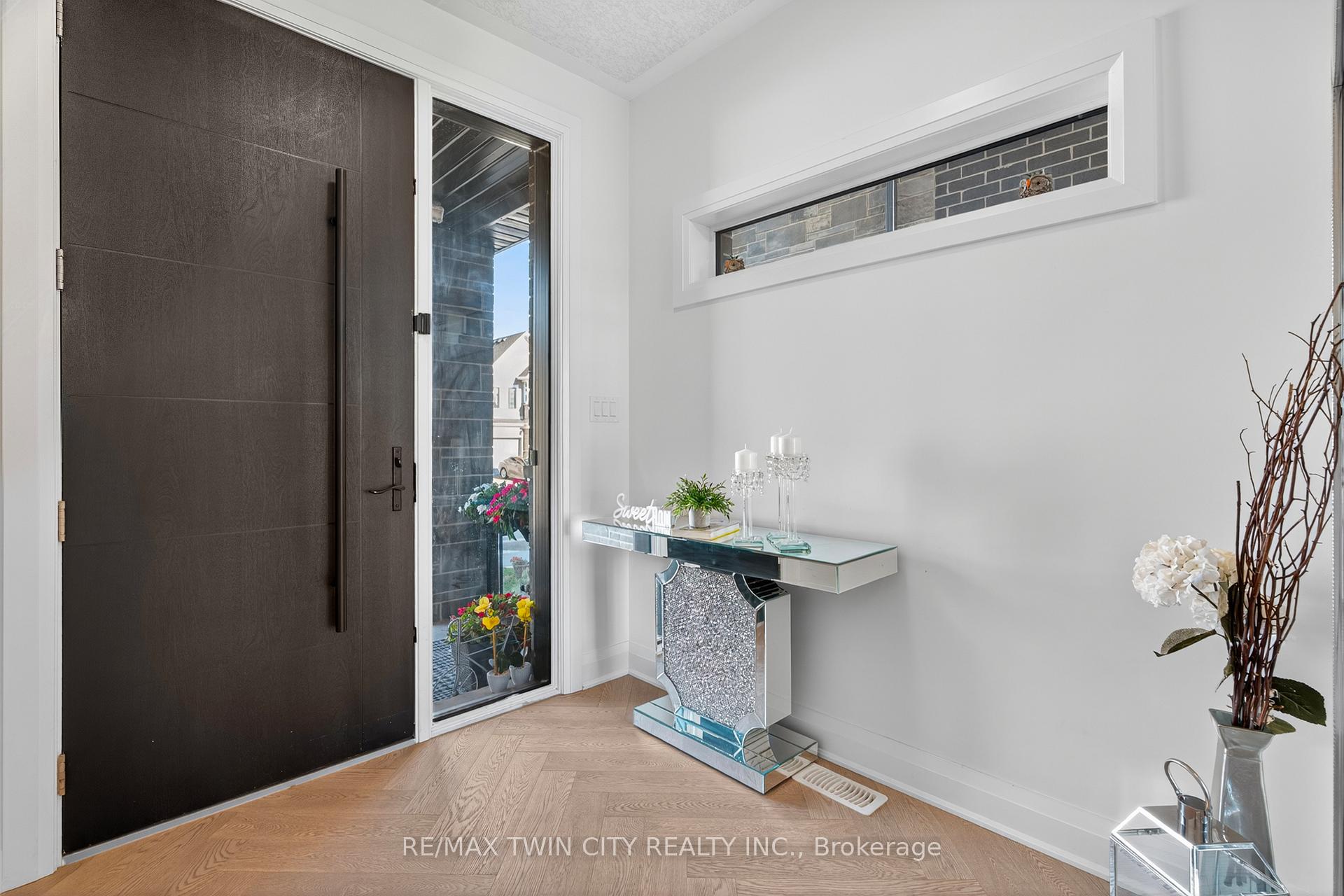 296 Raspberry Place, Waterloo — photo 4 of 5