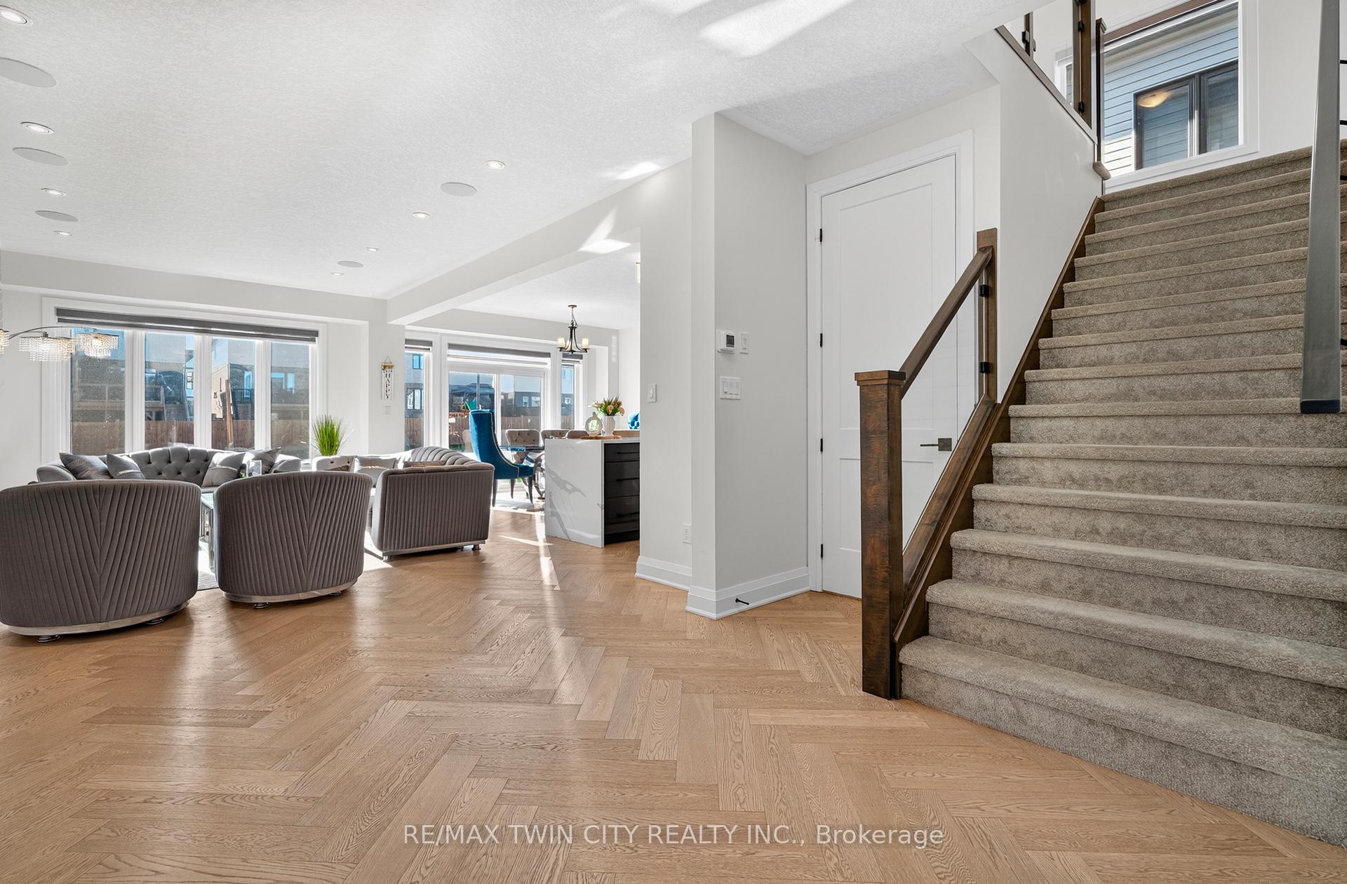 296 Raspberry Place, Waterloo — photo 5 of 5