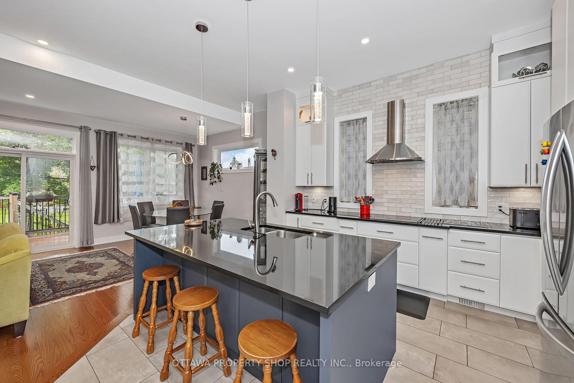 1355 Mory Street, Blossom Park - Airport and Area — photo 5 of 5