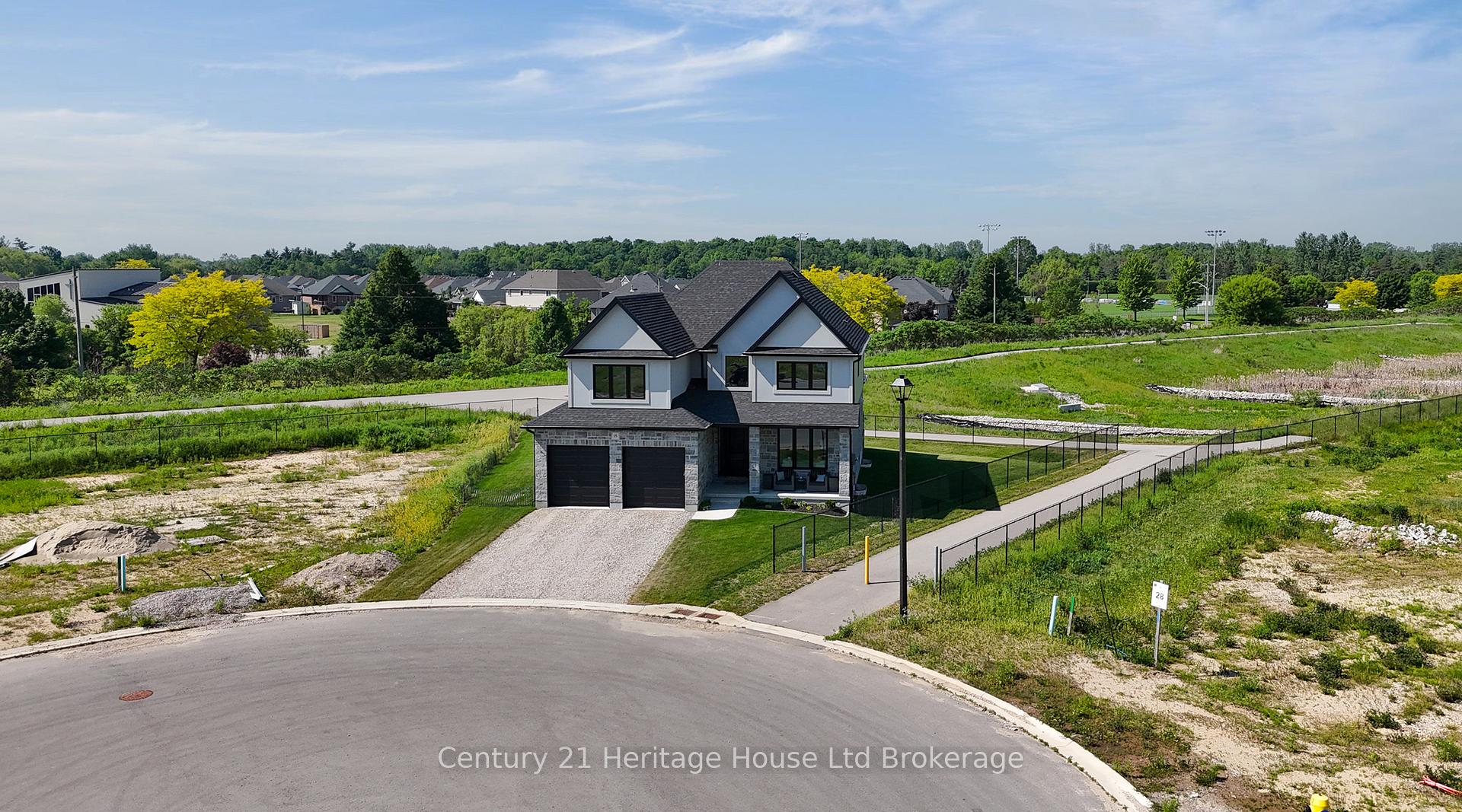 18 Thompson Court, Tillsonburg — photo 2 of 5