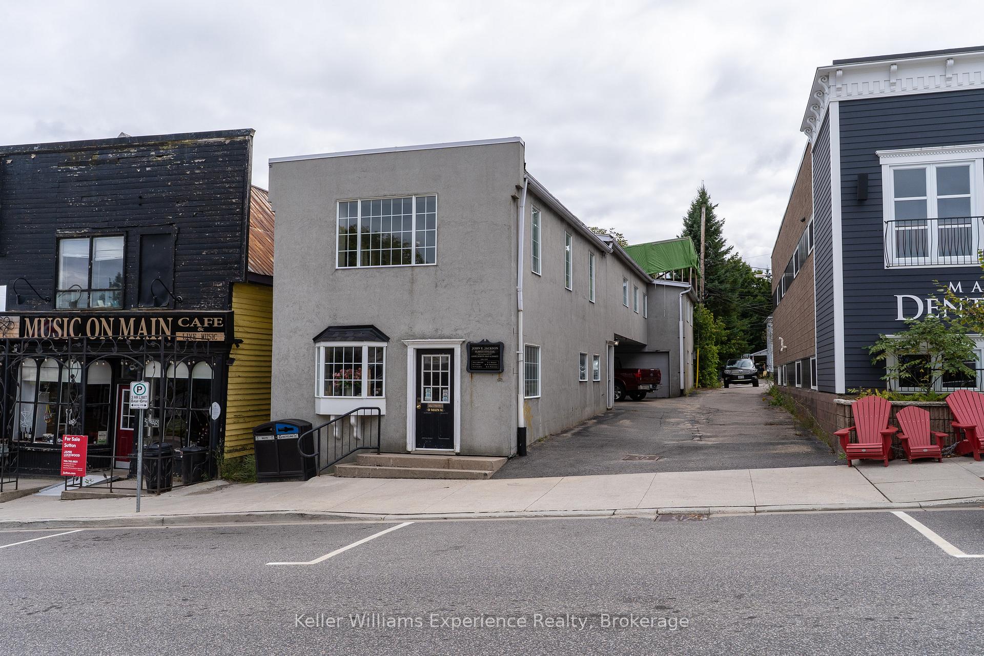 9 Main Street W, Huntsville, ON P1H 2C5 — Huntsville, Ontario