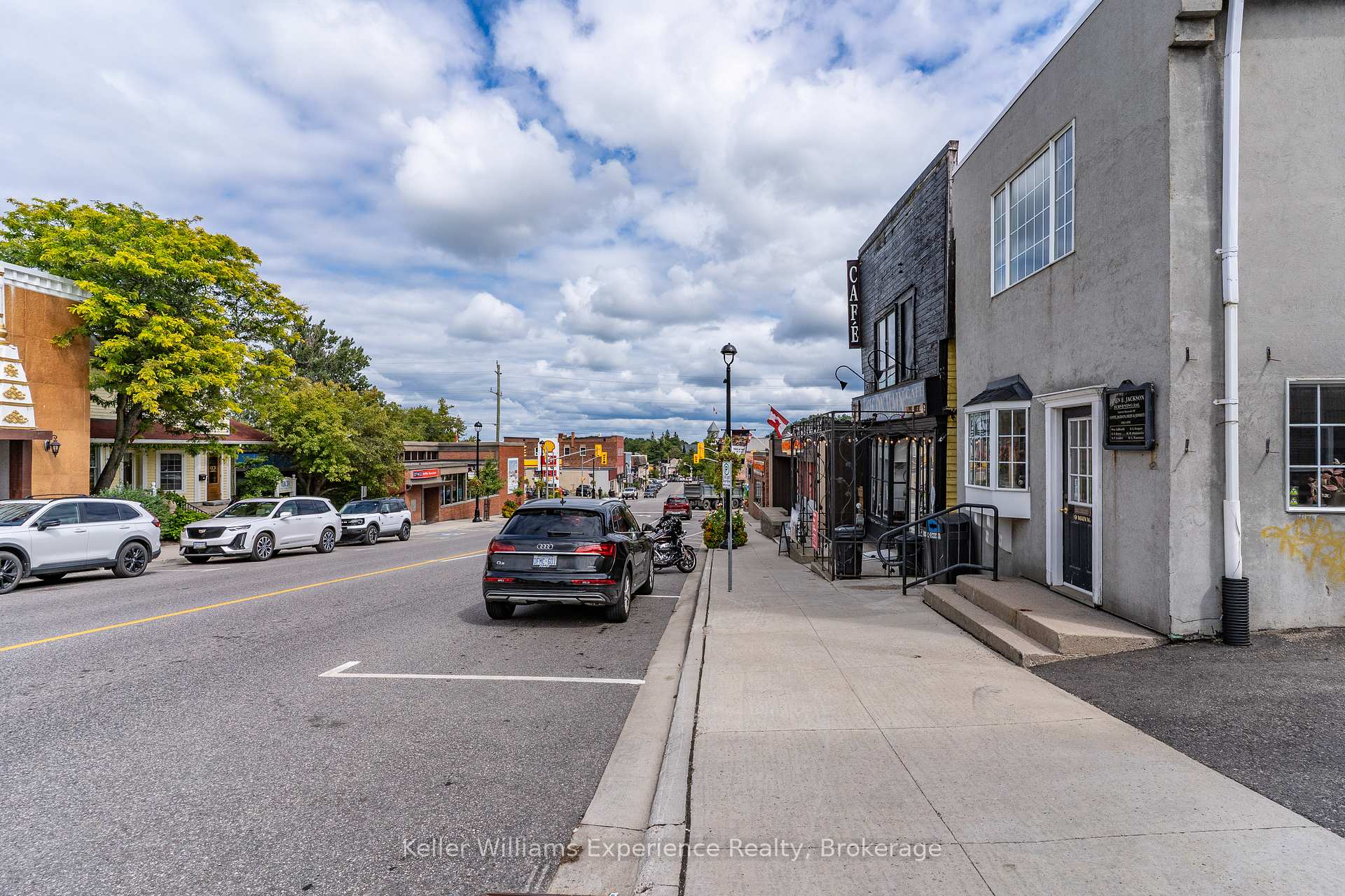 9 Main Street W, Huntsville — photo 4 of 5