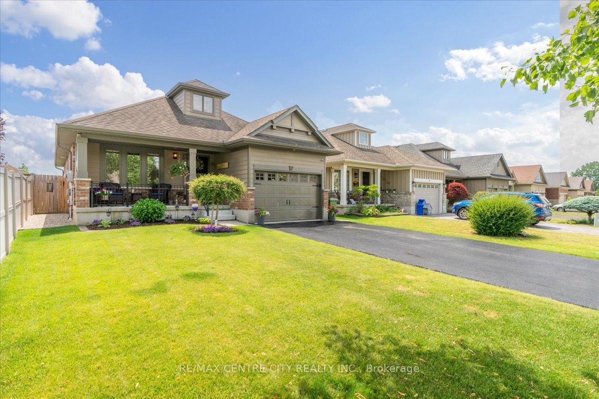2 Cherry Blossom Lane, St. Thomas, ON N5R 1L2 — St. Thomas, Ontario