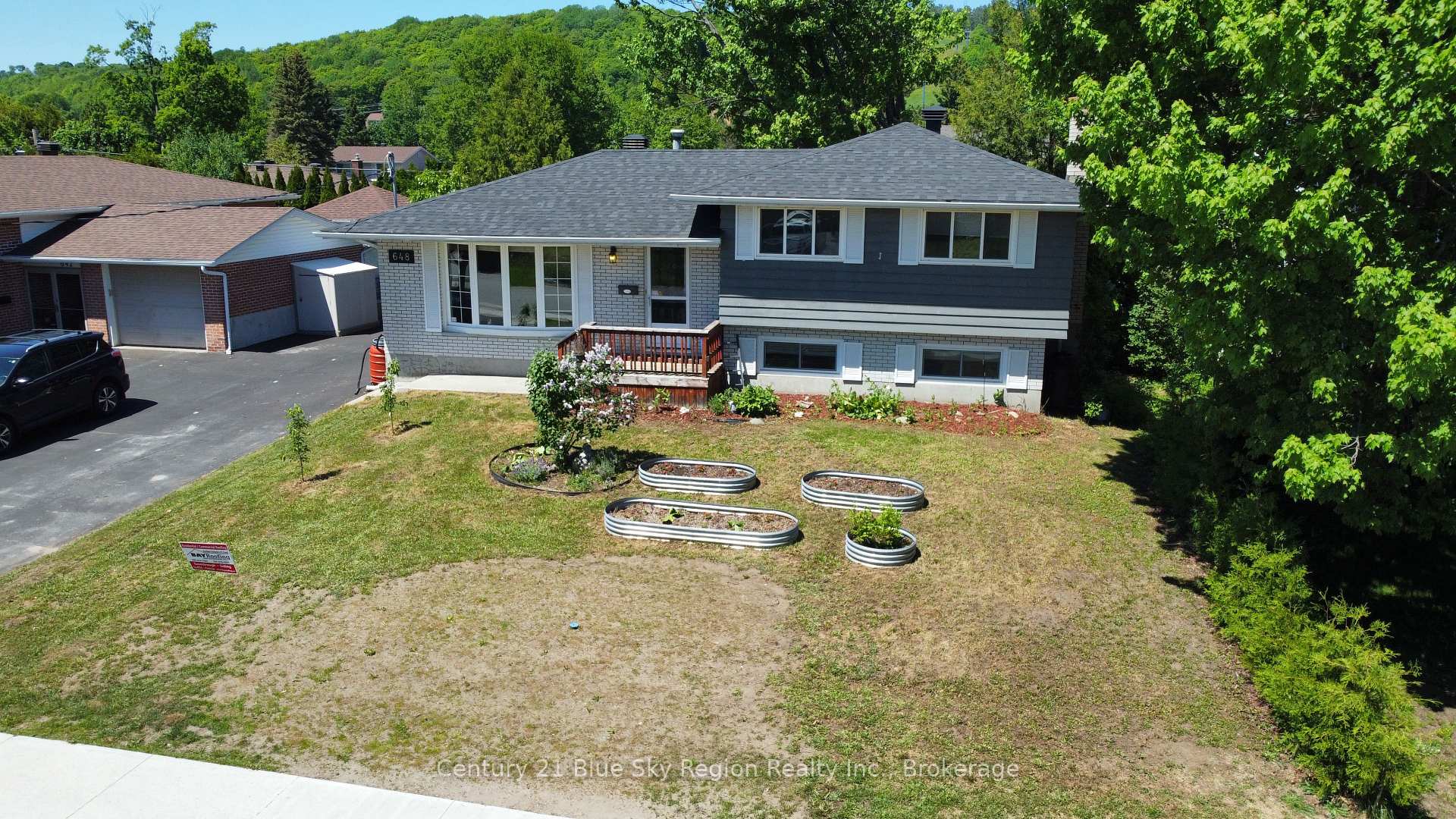 648 Norman Avenue, North Bay — photo 2 of 5