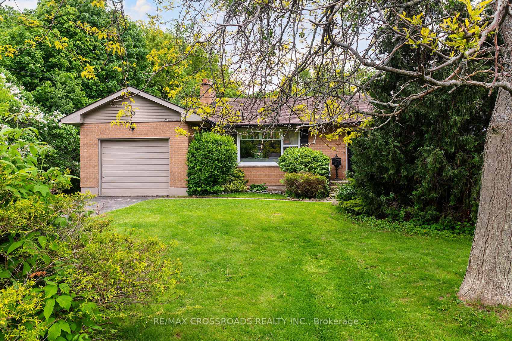 19 Orchard Avenue, Cobourg — photo 3 of 5