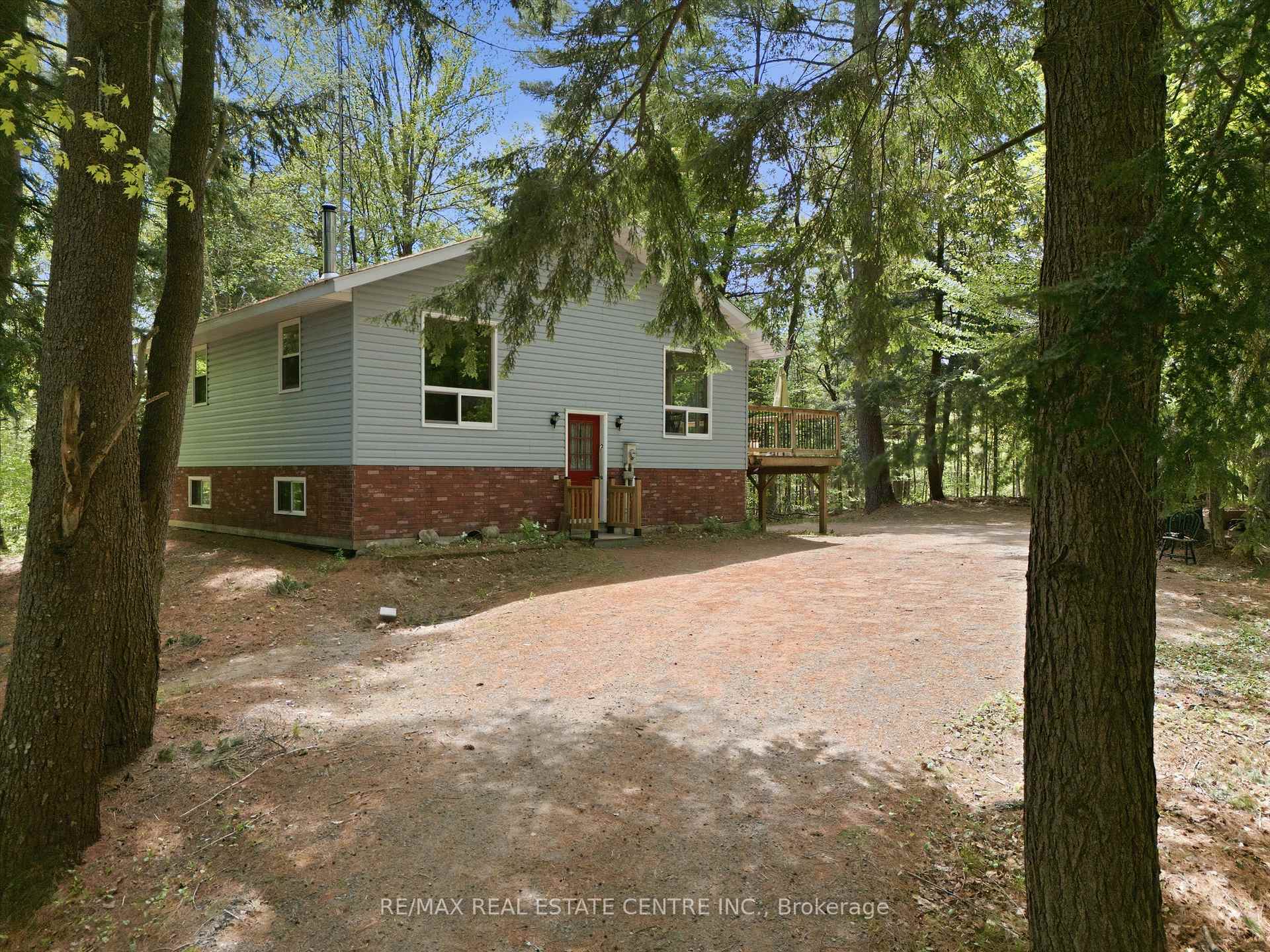 1059 Britannia Road, Huntsville — photo 2 of 5