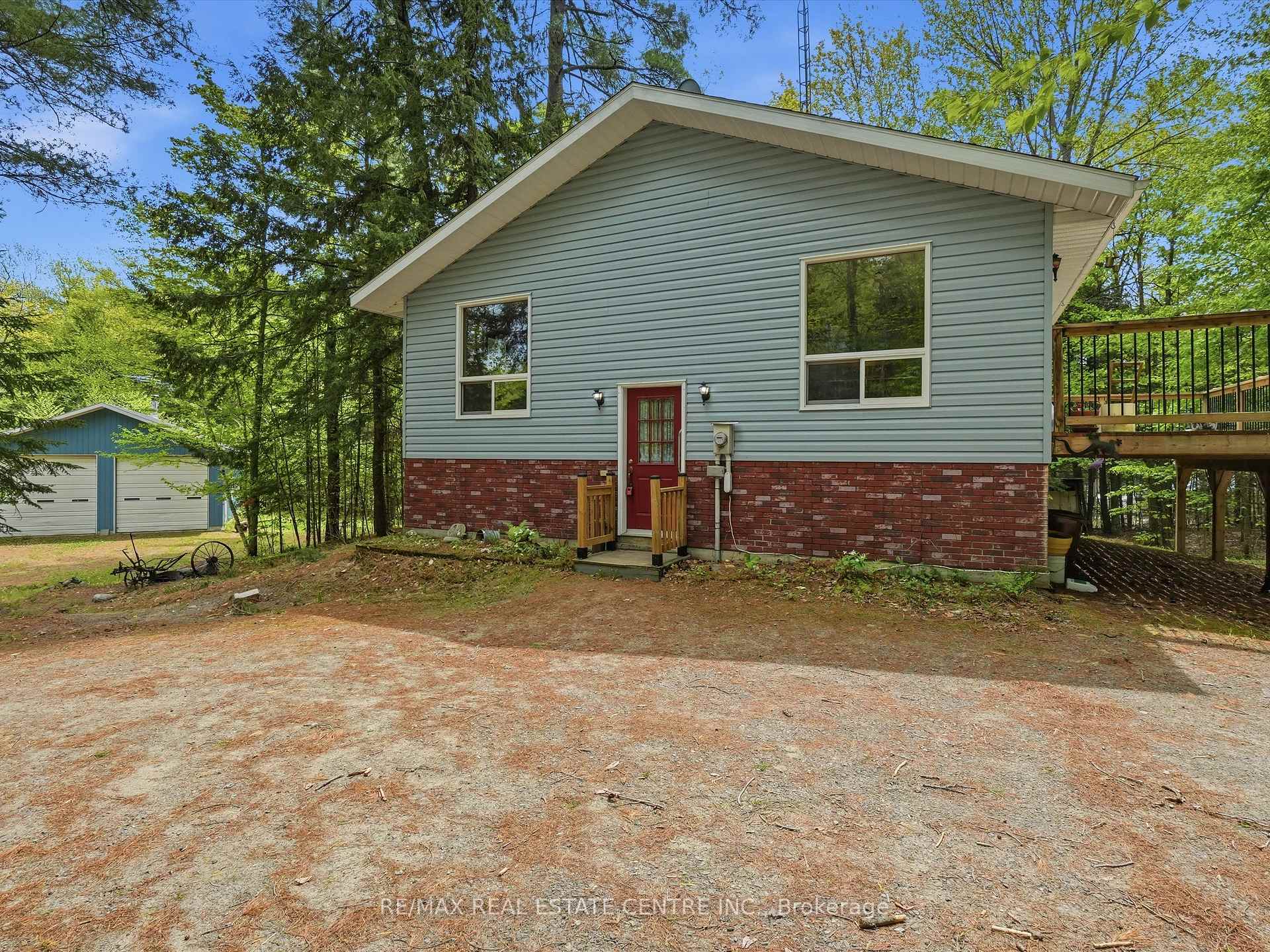 1059 Britannia Road, Huntsville — photo 3 of 5