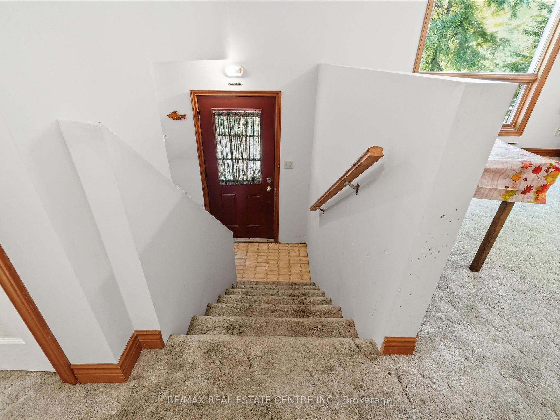 1059 Britannia Road, Huntsville — photo 4 of 5