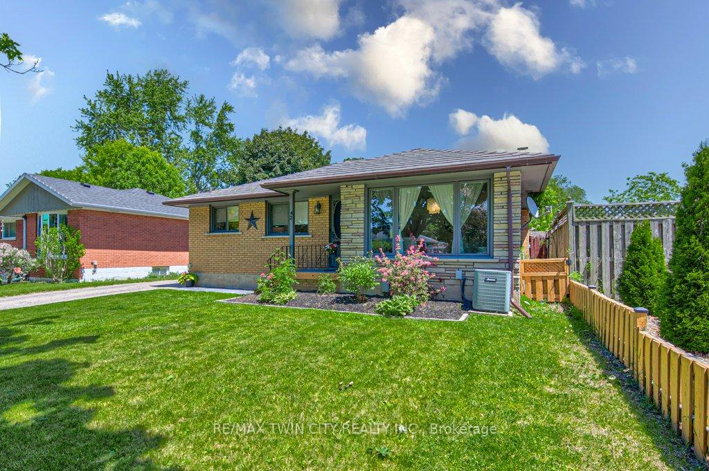 42 Morning Dew Drive, Brantford — photo 3 of 5