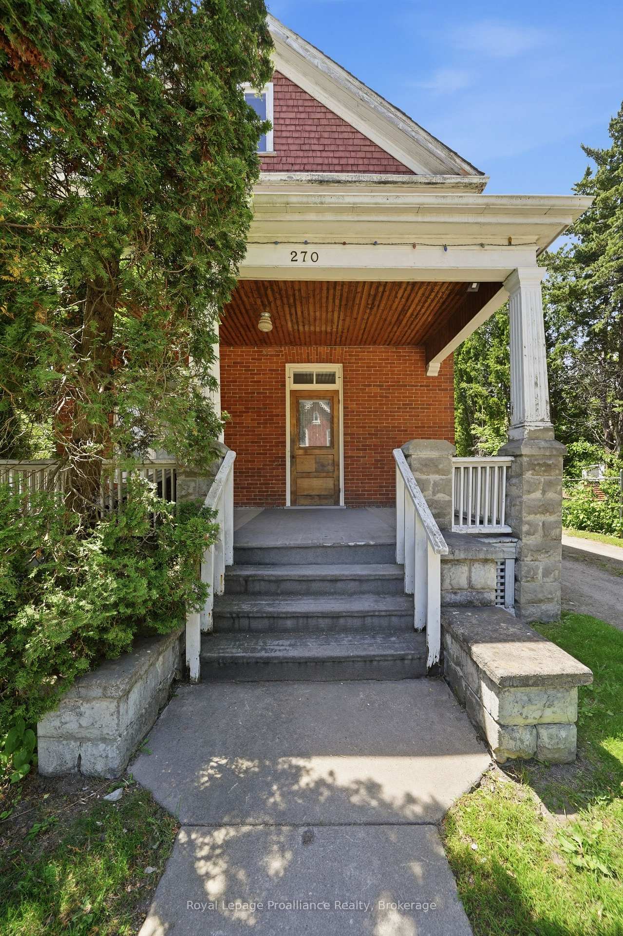 270 Ann Street, Belleville — photo 2 of 5