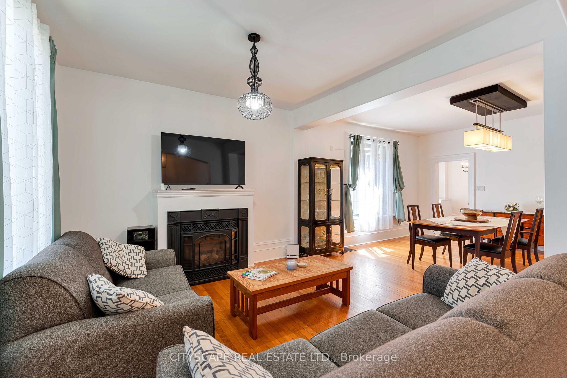 29 Arthur Street, Brantford — photo 2 of 5