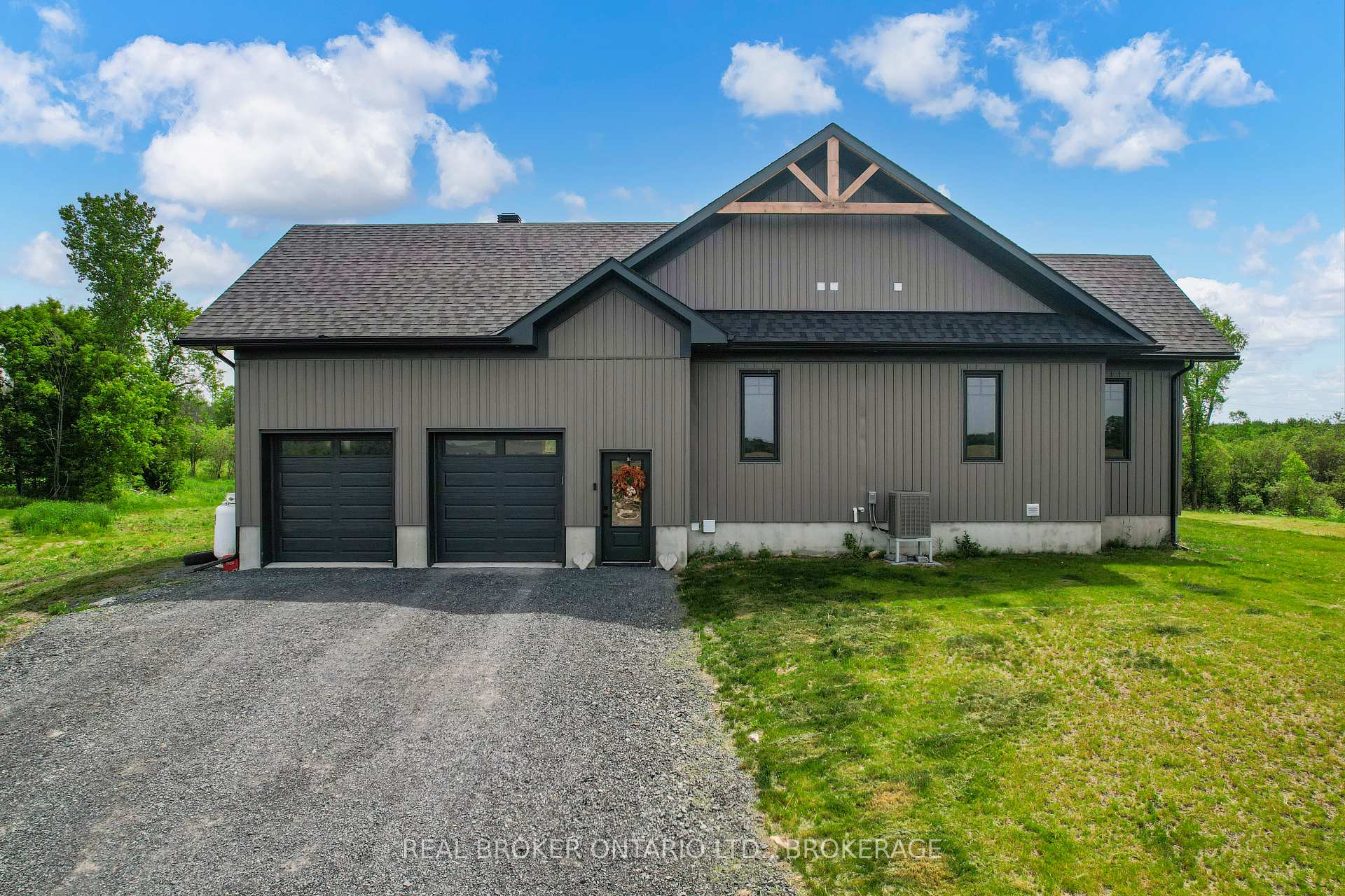 16119 Eamer Road, South Stormont — photo 4 of 5