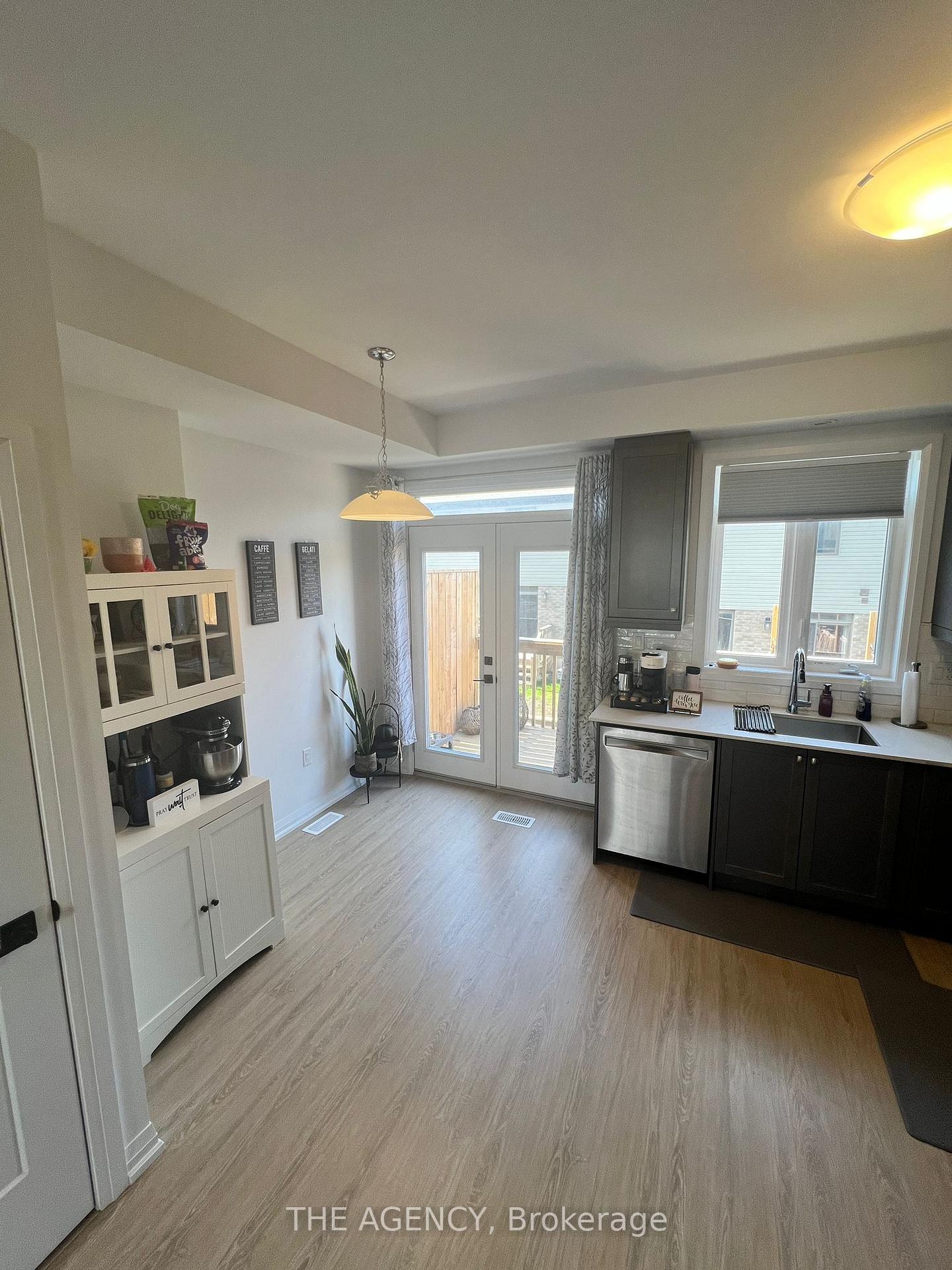 55 Tom Brown Drive 55, Brantford — photo 3 of 5