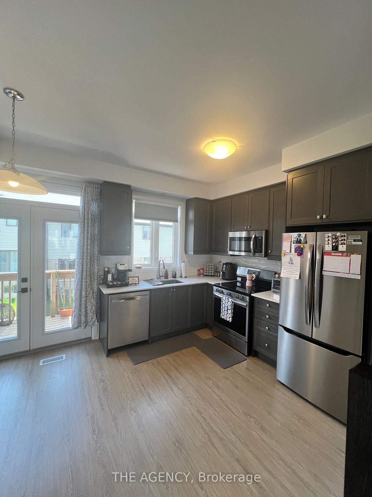 55 Tom Brown Drive 55, Brantford — photo 4 of 5