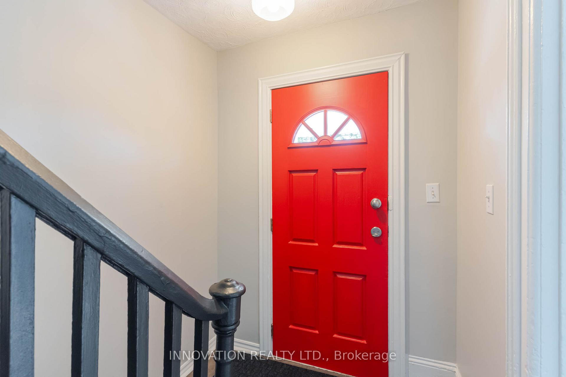 106 James Street E, Brockville — photo 2 of 5
