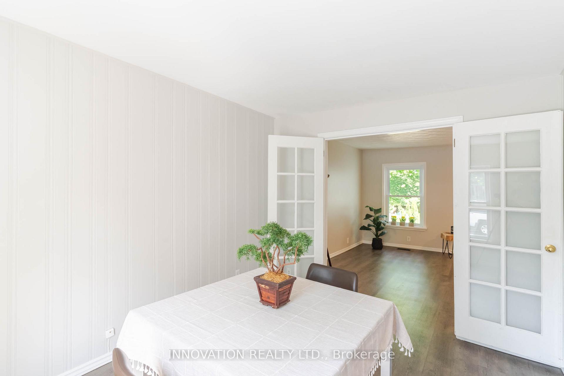 106 James Street E, Brockville — photo 3 of 5