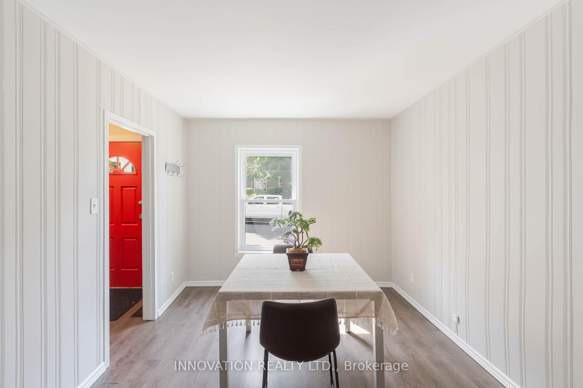 106 James Street E, Brockville — photo 4 of 5