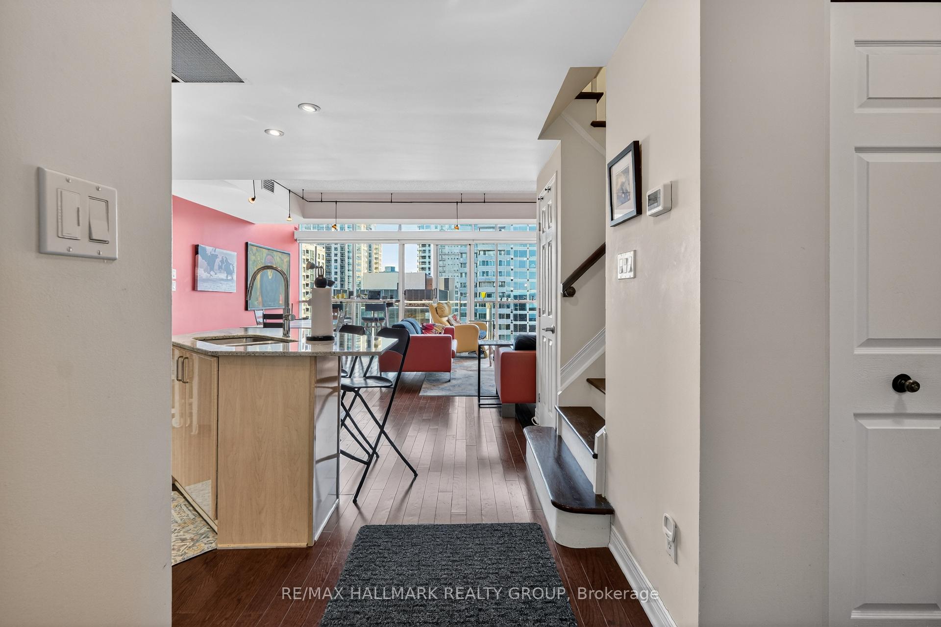 134 York Street PH01, Lower Town - Sandy Hill — photo 4 of 5
