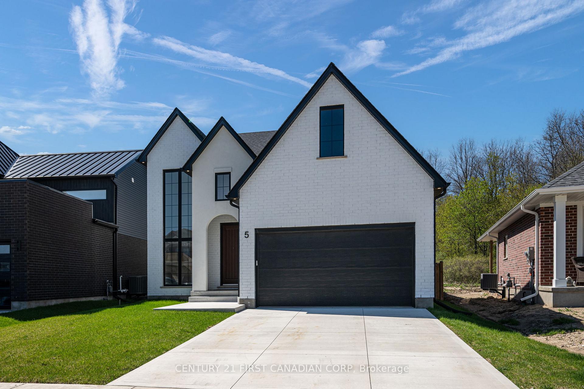 5 Hartland Circle, St. Thomas — photo 2 of 5