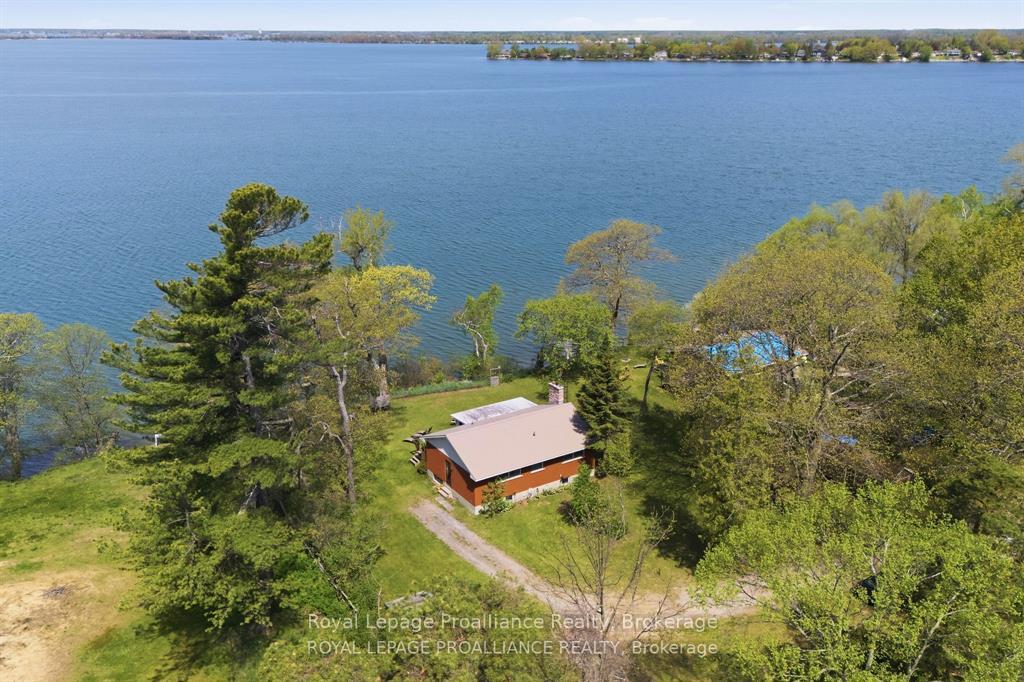 40 Mayne Lane, Prince Edward County — photo 2 of 5