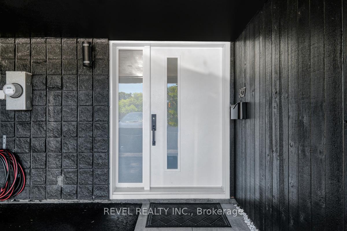 327 St Andrew Street, Lower Town - Sandy Hill — photo 3 of 5