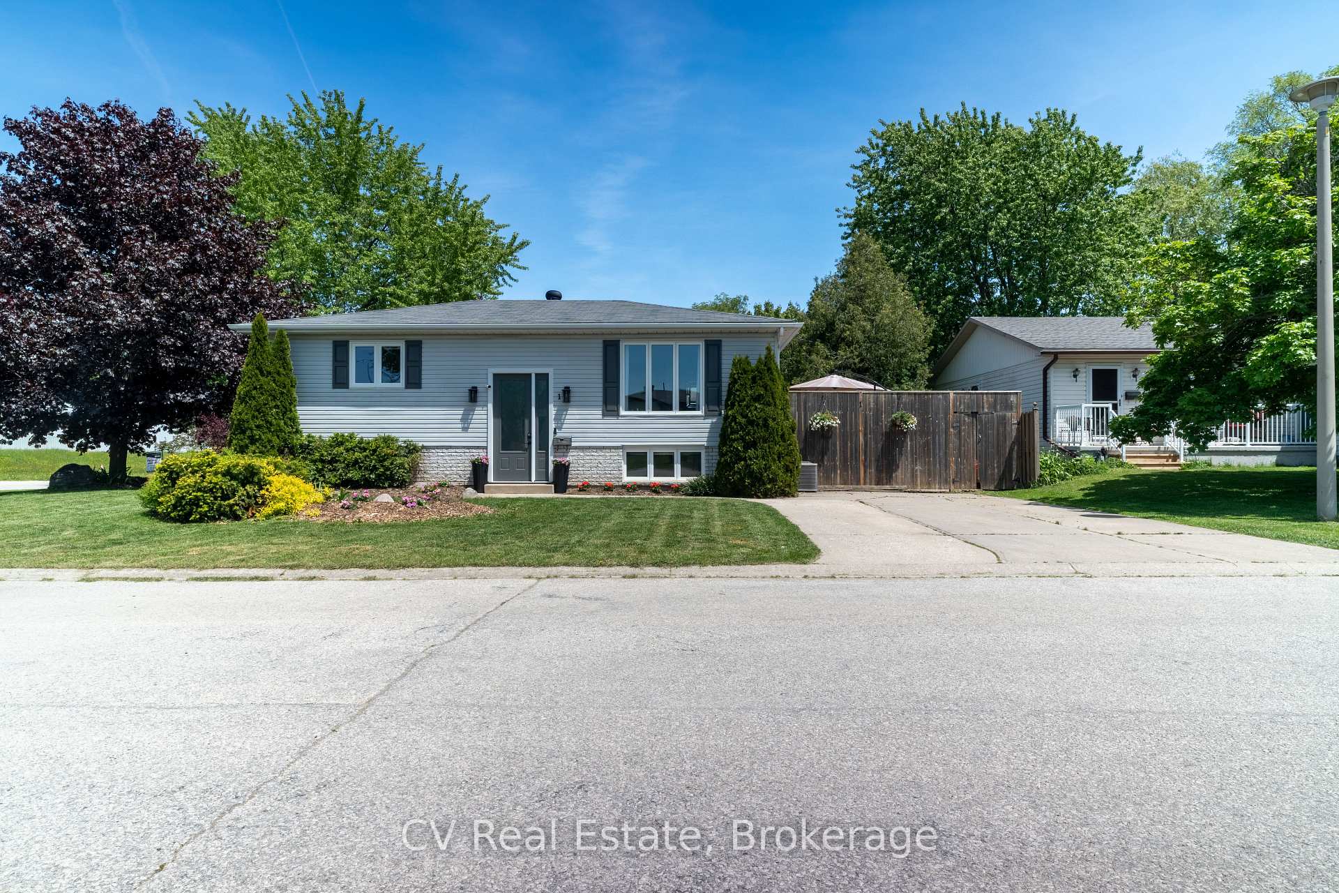 1 Birchwood Court, Meaford, ON N4L 1T9 — Meaford, Ontario