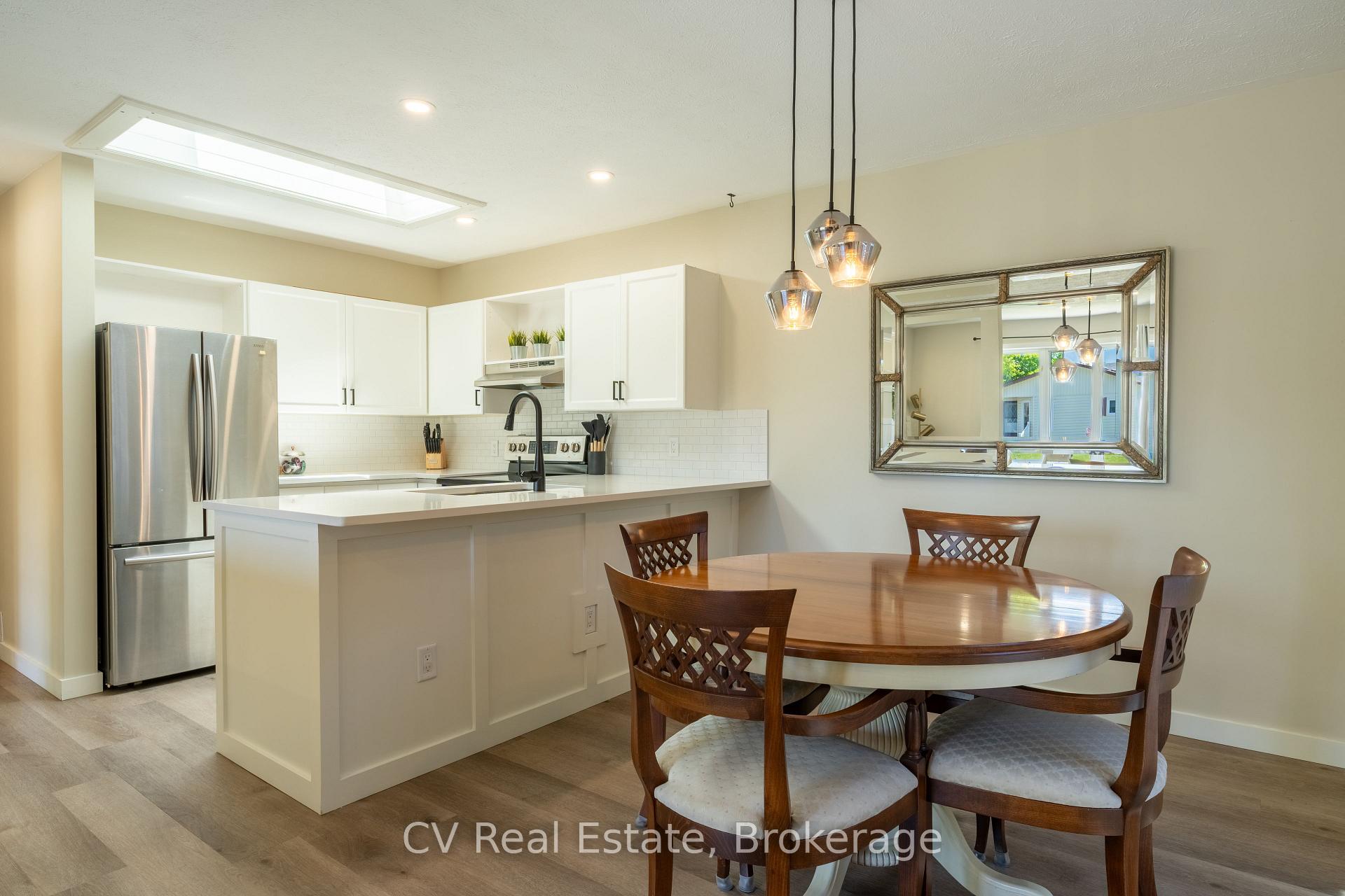 1 Birchwood Court, Meaford — photo 2 of 5