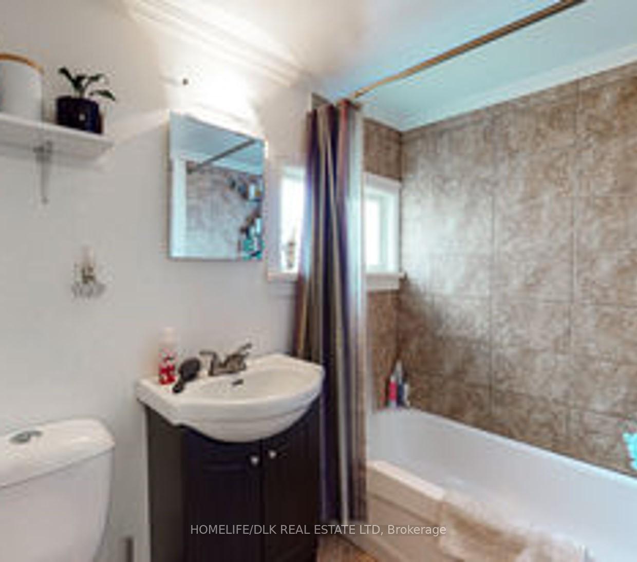 33 Bartholomew Street, Brockville — photo 4 of 5