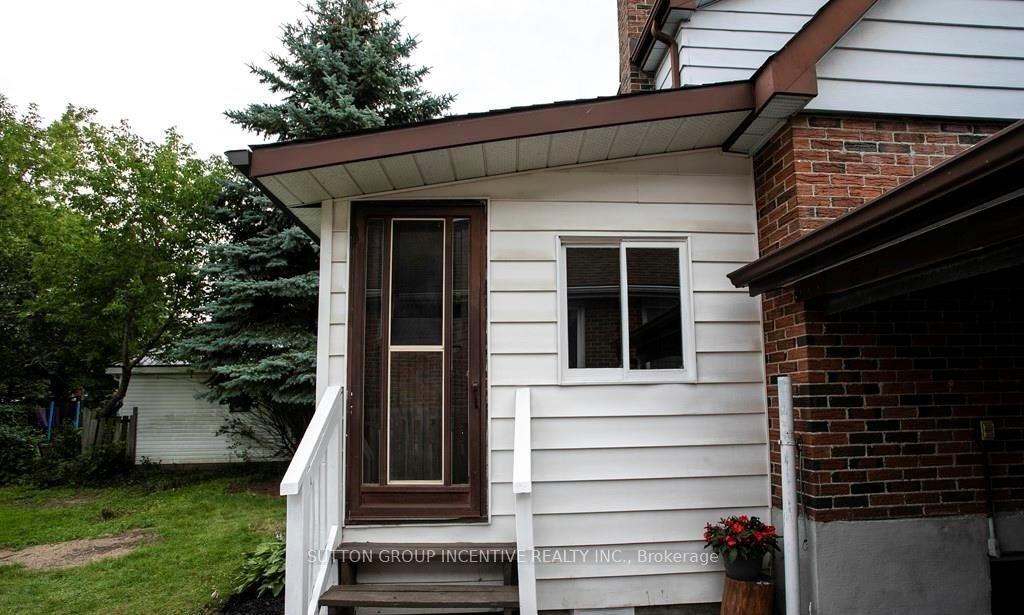 581 Arndon Avenue, Peterborough — photo 4 of 5