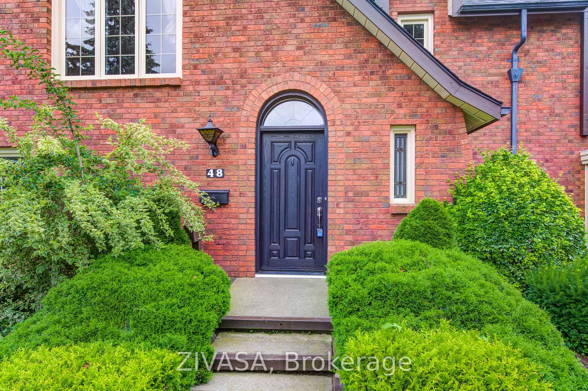 48 Noxon Street, Ingersoll — photo 3 of 5