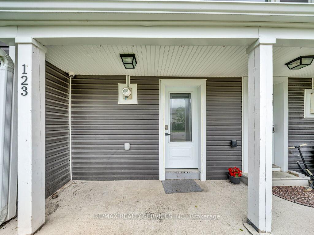 123 Main Street W, Southgate — photo 3 of 5
