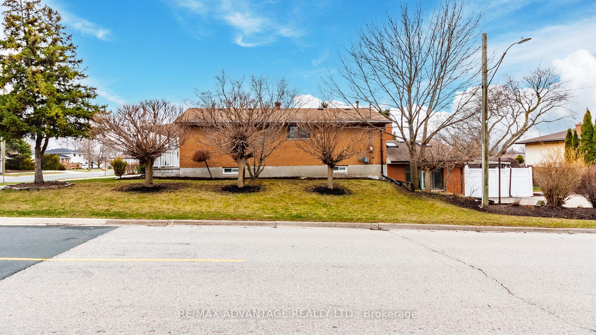 190 Fairview Avenue, St. Thomas — photo 3 of 5