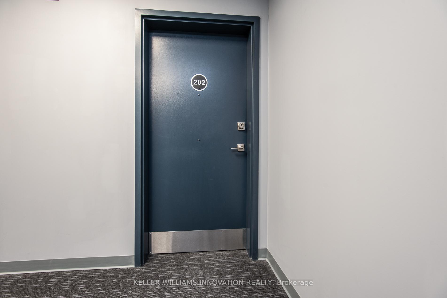 10 Queen Street 202, St. Thomas — photo 2 of 5