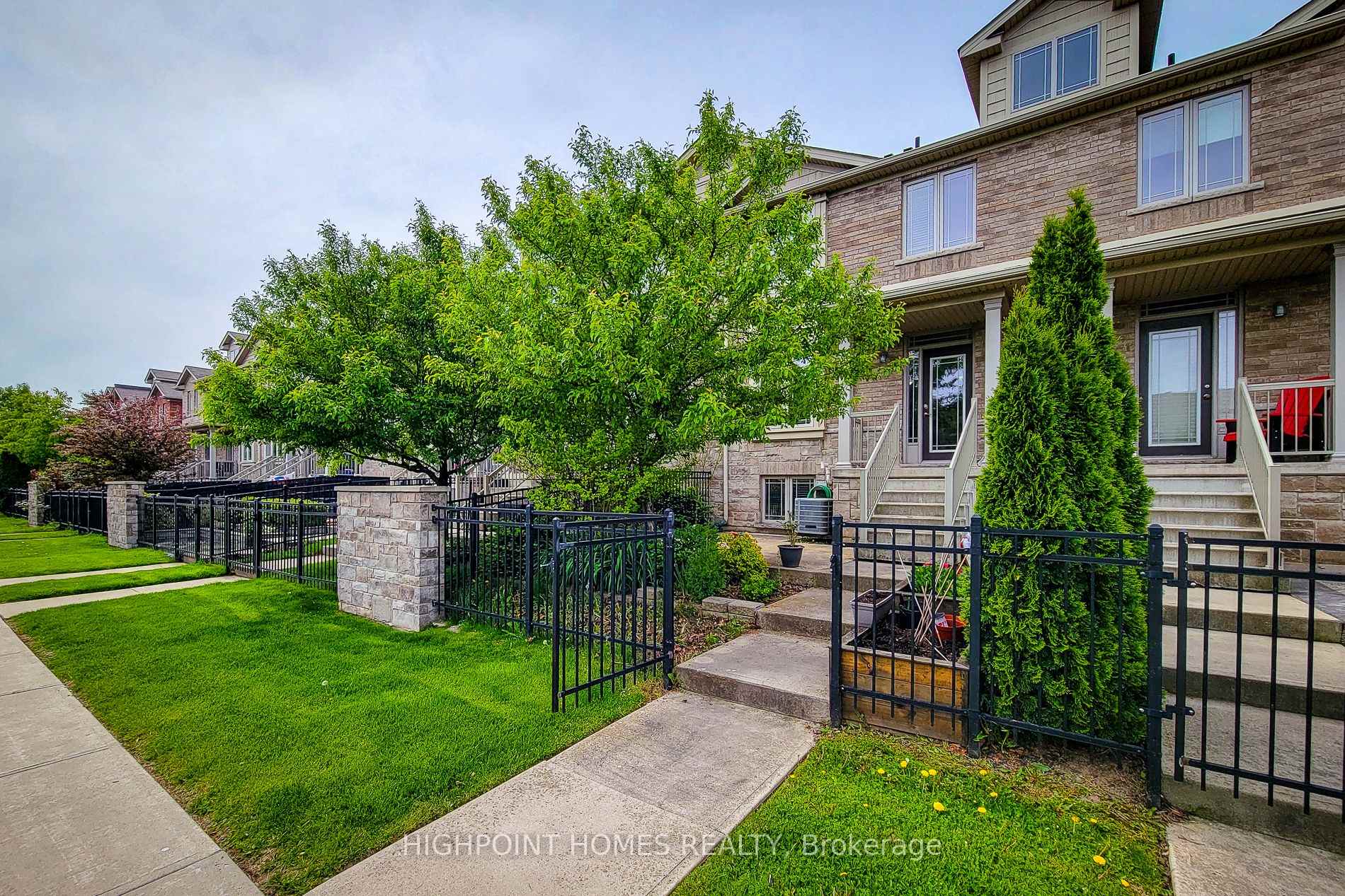 6 Chestnut Drive 15, Grimsby — photo 4 of 5