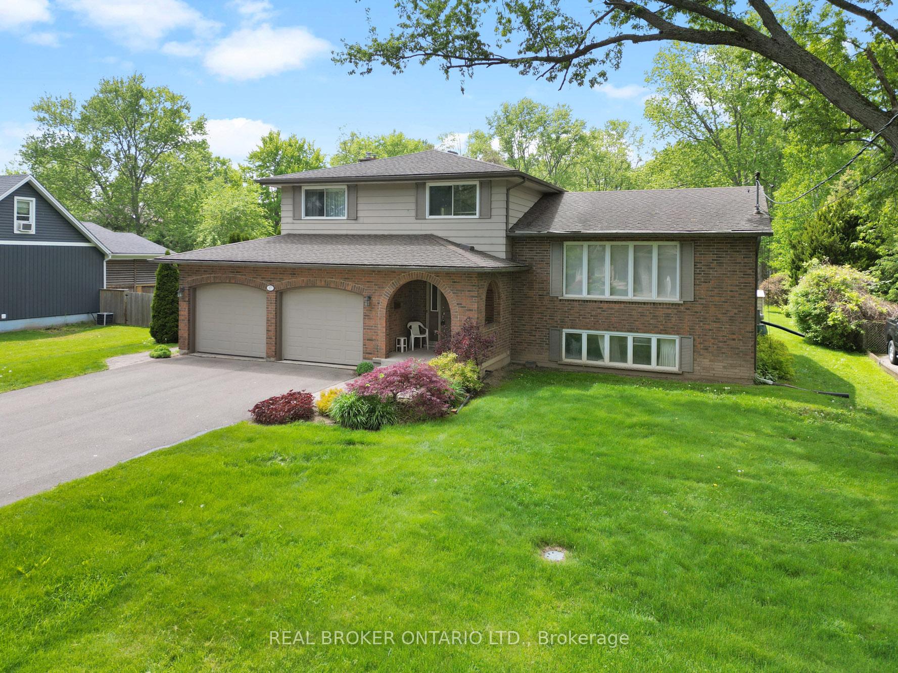 17 Montgomery Road, Welland, ON L3C 2Y2 — Welland, Ontario