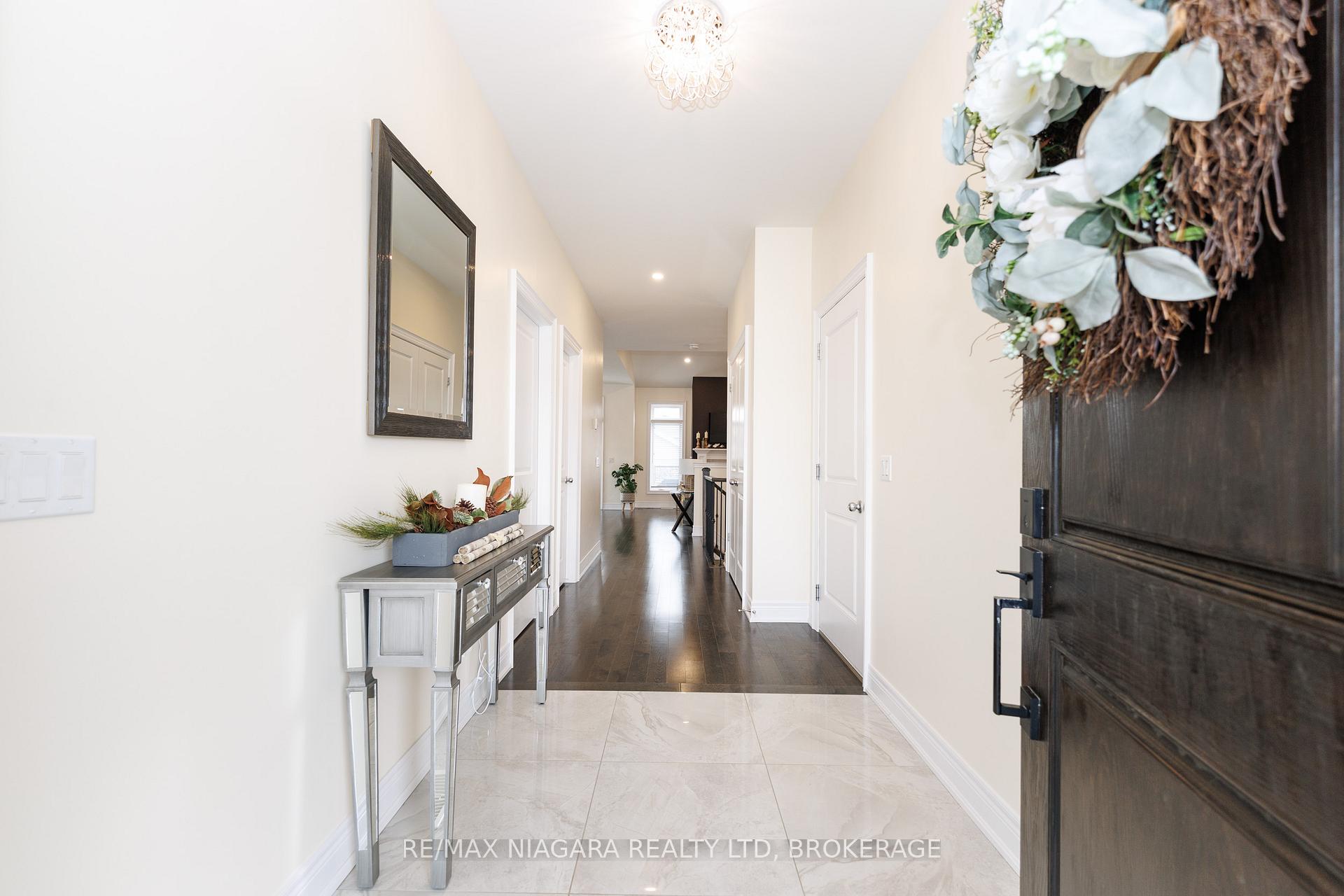 4049 Village Creek Drive, Fort Erie — photo 3 of 5