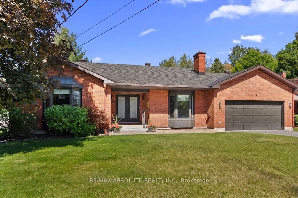 284 Harrington Street, Arnprior — photo 2 of 5