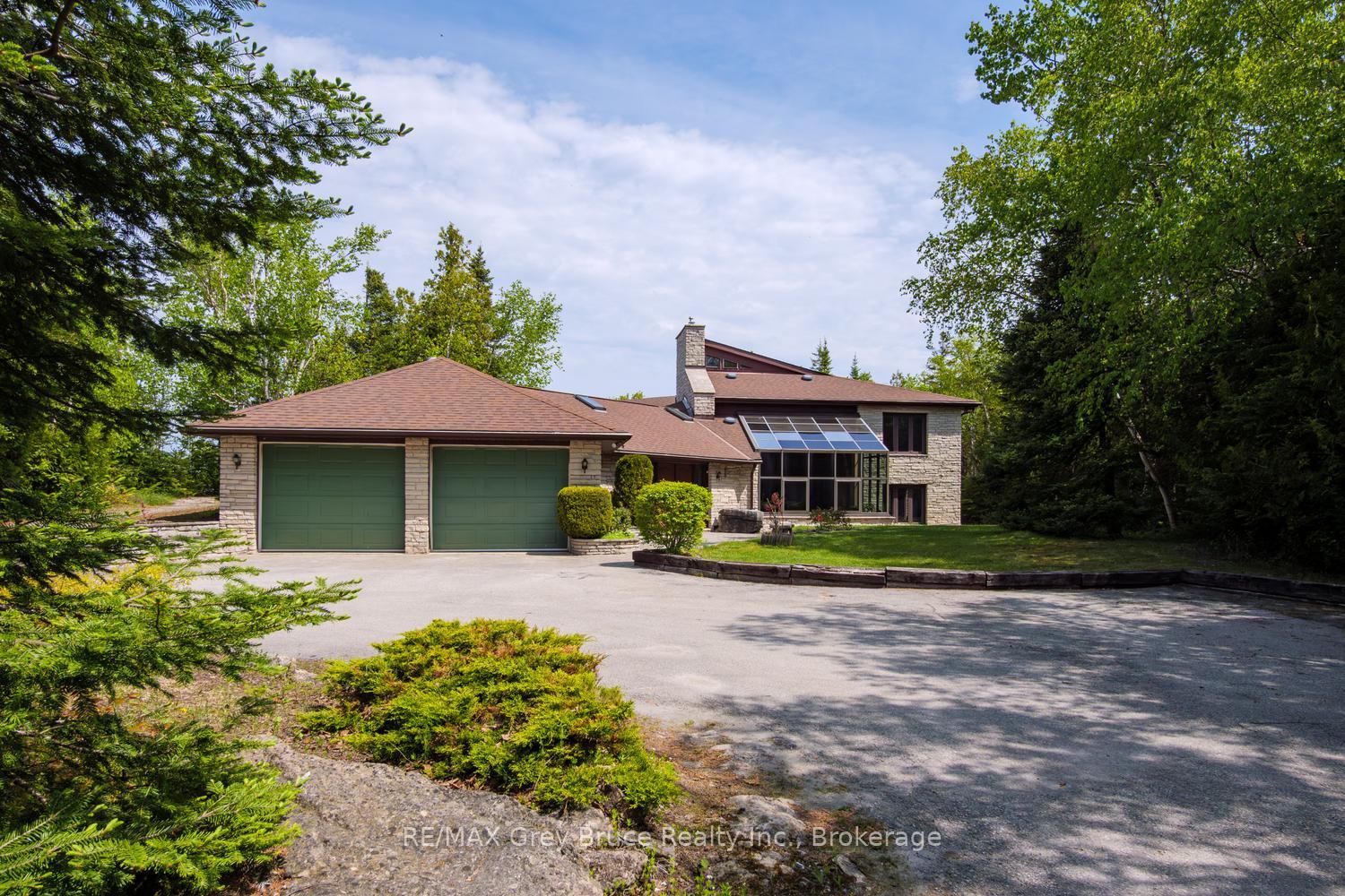 28 Elgin Street, Northern Bruce Peninsula — photo 3 of 5