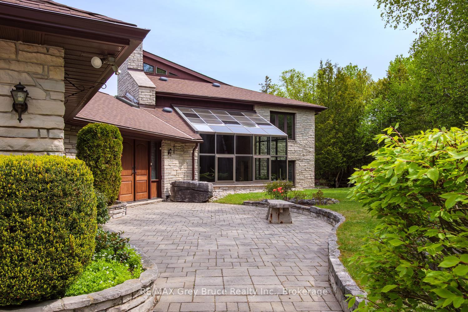 28 Elgin Street, Northern Bruce Peninsula — photo 4 of 5